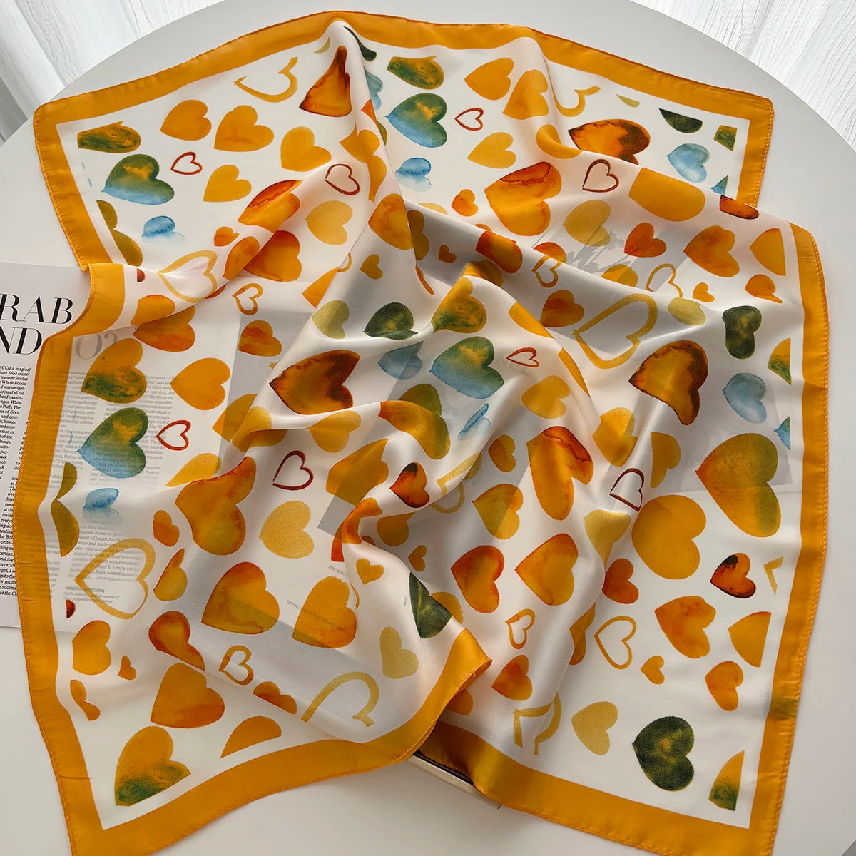 Écharpe Carrée Satin Doux