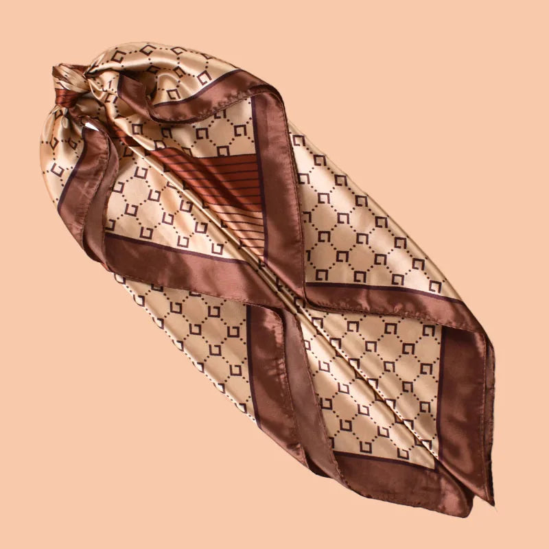 Écharpe carrée d'été élégante