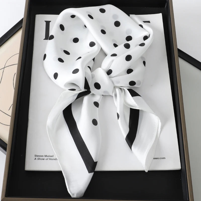 Écharpe Carrée Élégante Femme