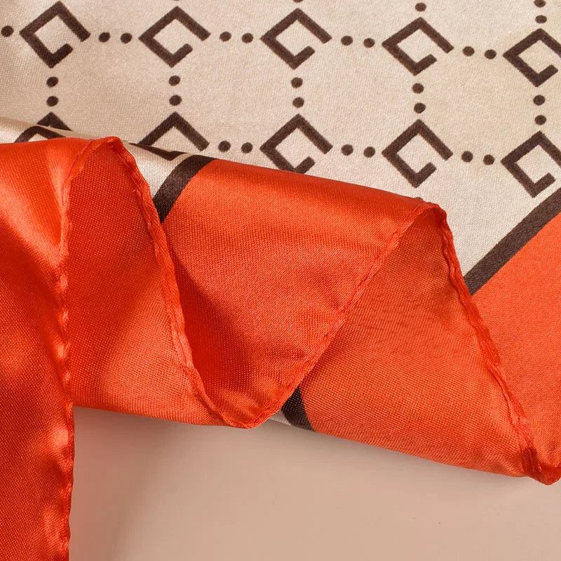 Écharpe carrée d'été élégante